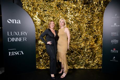 Ona.rs, she leads, luxury dinner