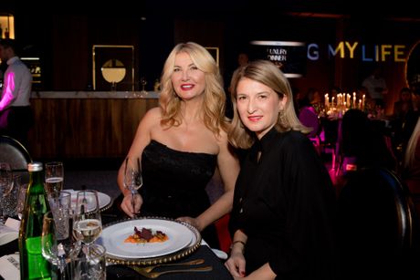 Ona.rs, she leads, luxury dinner