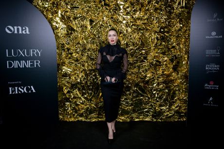 Ona.rs, she leads, luxury dinner