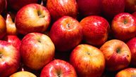 "Bože, dokle smo stigli": U prodavnici osvanule "novogodišnje jabuke" - jedan komad po ceni celog kilograma