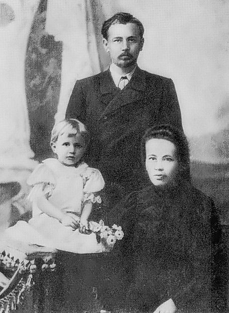 Ukrajinski kompozitor Mikola Leontovič sa porodicom