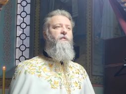 Otac Predrag Popović