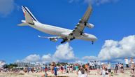 Da li je ovo najzanimljiviji i najopasniji aerodrom na celom svetu? Samo jedna ograda deli ga od plaže i mora