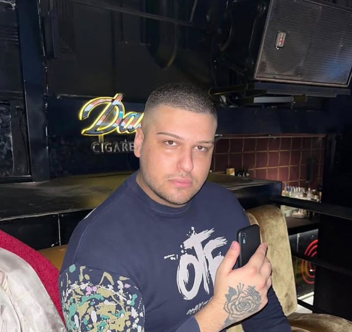 "Baba i deda hteli da uzmu pare dok je mama bila u komi" Srpski influenser o skandalu na ostavinskoj raspravi