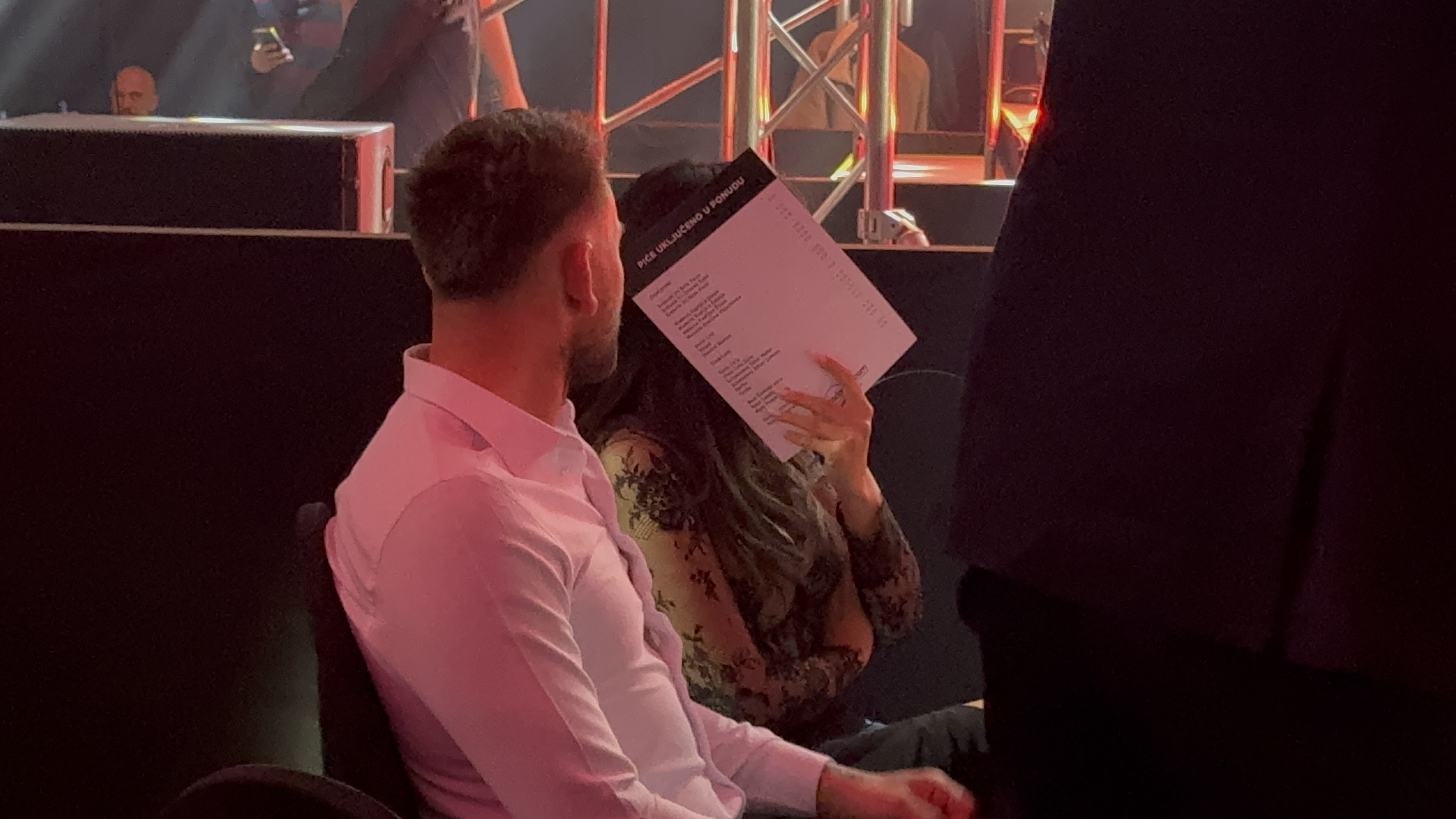 Stanislav Krofak uhvaćen sa nvoom devojkom: Novu godinu slave u Beogradu, ona cenovnikom krije lice