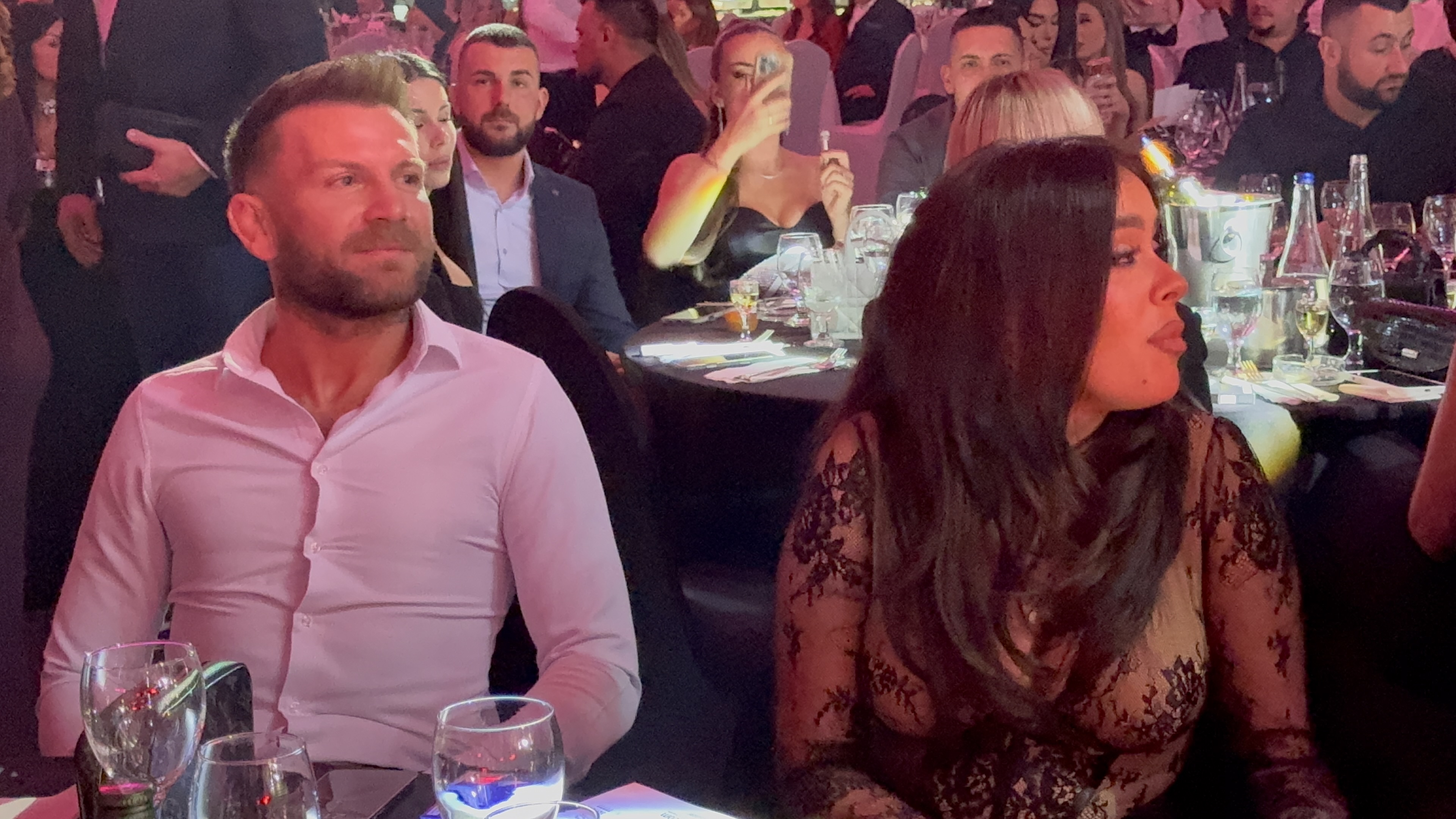 Stanislav Krofak uhvaćen sa nvoom devojkom: Novu godinu slave u Beogradu, ona cenovnikom krije lice