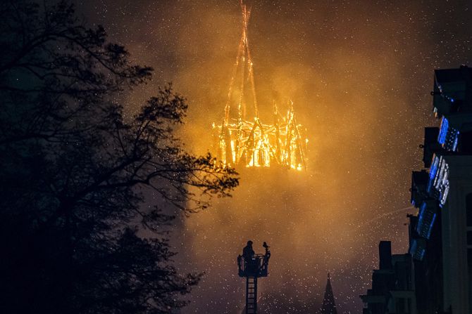 Amsterdam, crkva izgore u novogodišnjoj noći