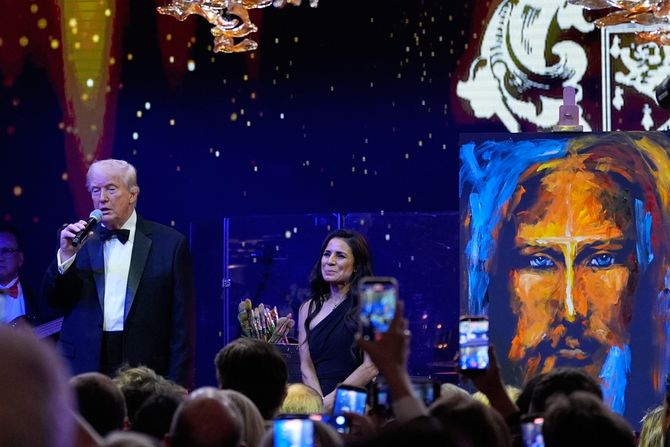 Donald Tramp, aukcija Isus Hrist