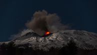 Etna ponovo pravi haos na Siciliji: Oblak pepela visok 4 km ide ka aerodromu, letovi obustavljeni