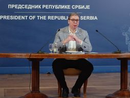 VUČIĆ SEDNICA OBRAČANJE