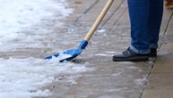 Telefoni hitne samo zvrje: Operateri "lupaju recke", svaki treći poziv je zbog klizanja na ledu!