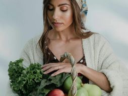 žena, zdrava hrana. povrće, voće, dijeta