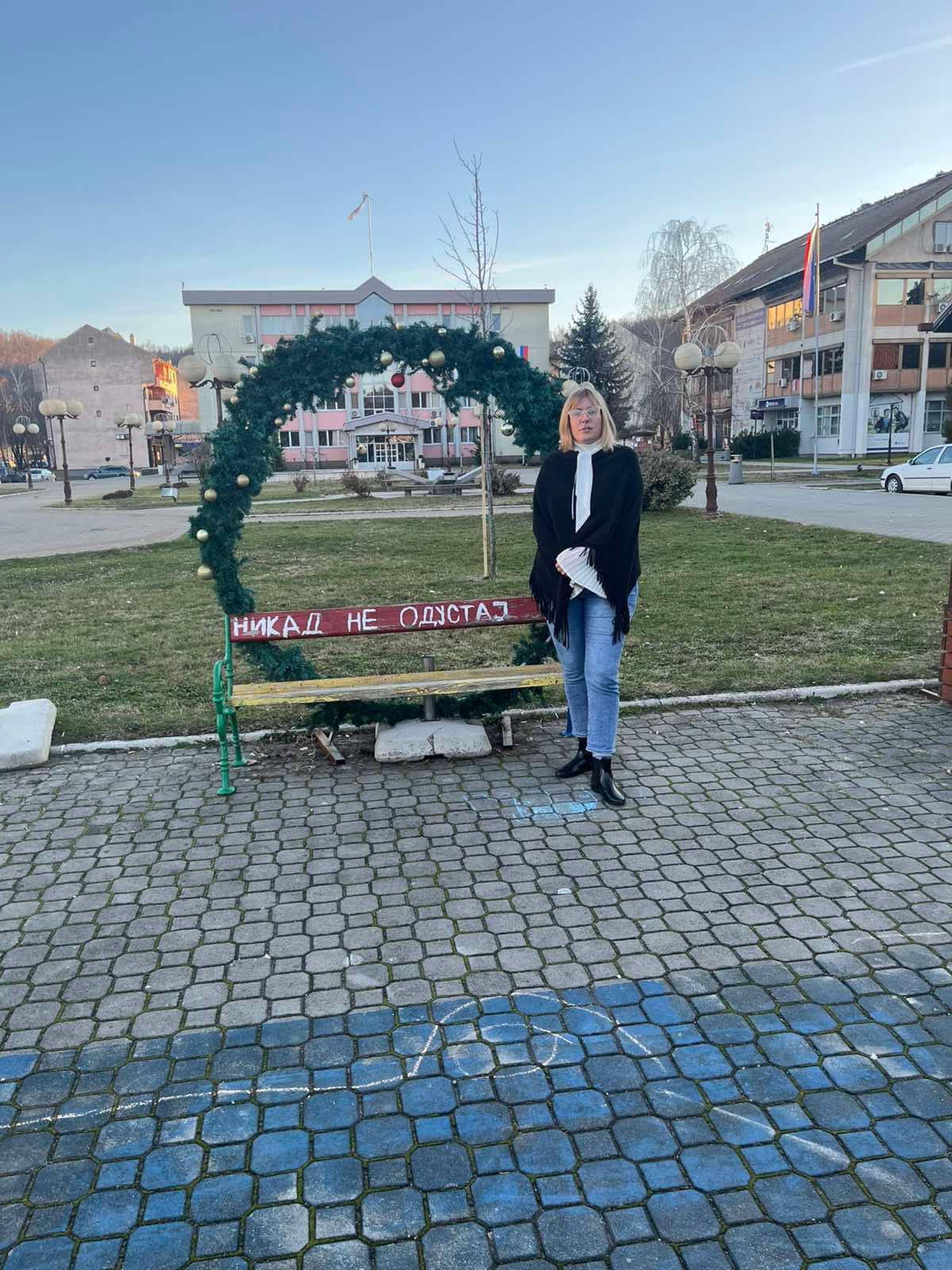 "Može da se iskupi sa 100.000 evra!" Jelena Golubović prvu godišnjicu braka provela sama, pa "promenila ploču"