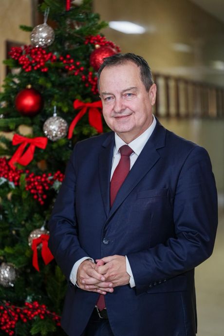 Ministar Dacic-Cestitka-Bozic