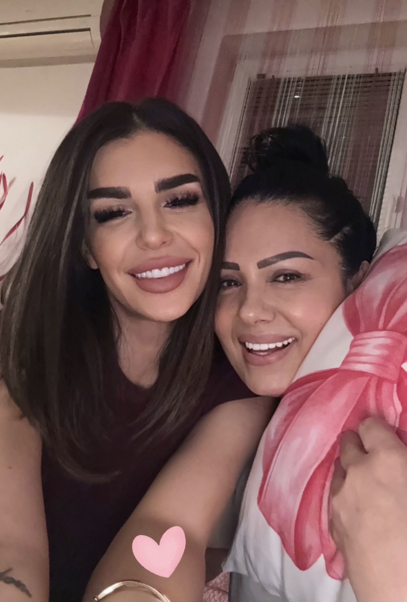 Zlata Petrović i Ena Čolić zakopale ratne sekire: Evo kako zajedno proslavljaju Badnje veče