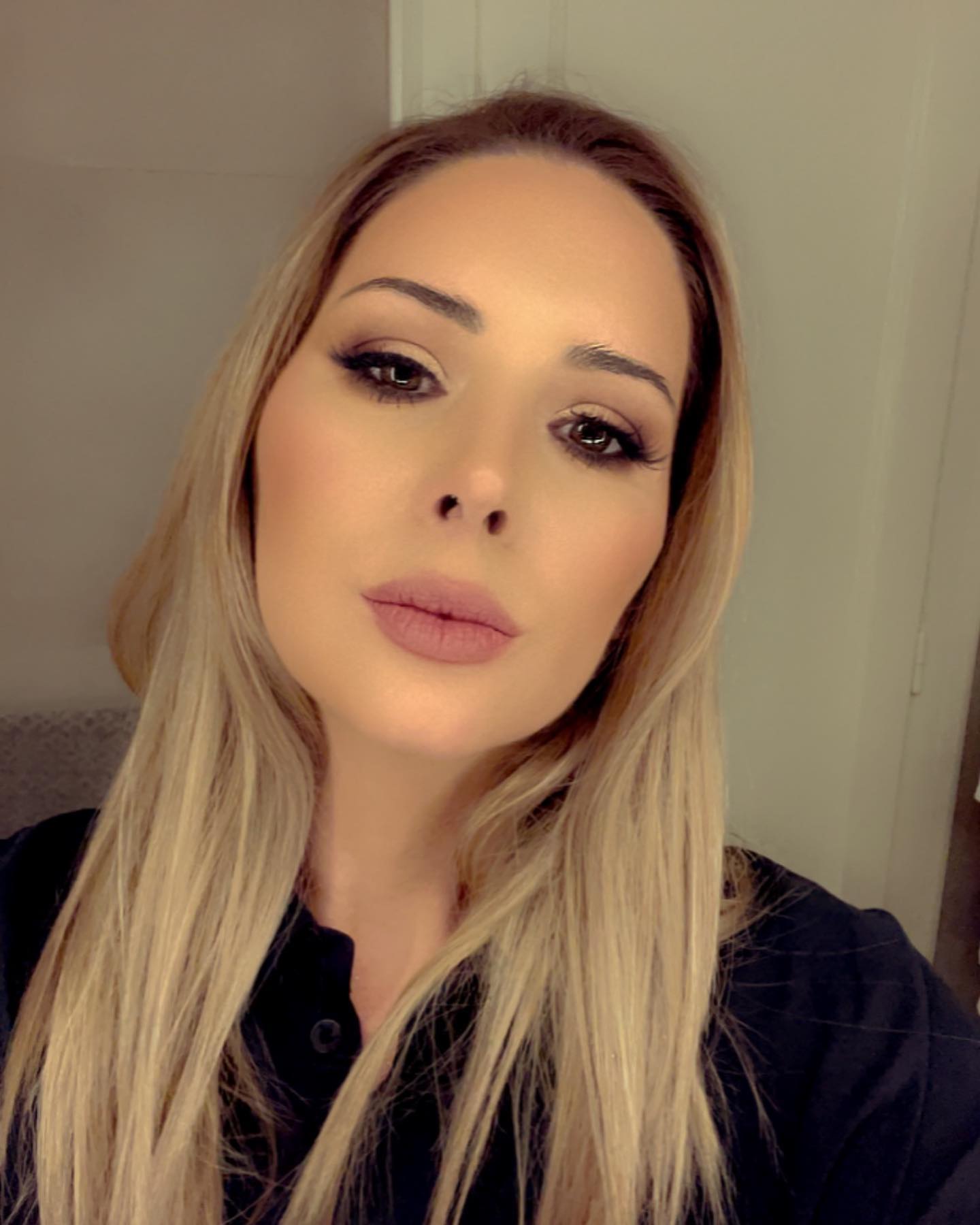 "Molila sam ga da se razvedemo i da mi ne da decu" Voditeljka terala muža da je ostavi, a razlog je bizaran