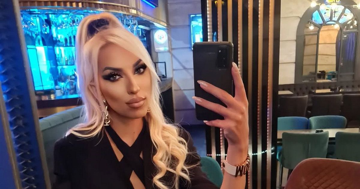 Našoj pevačici preminuo otac na Božić! Neutešna, oglasila se potresnom porukom: "Dušo moje duše..."
