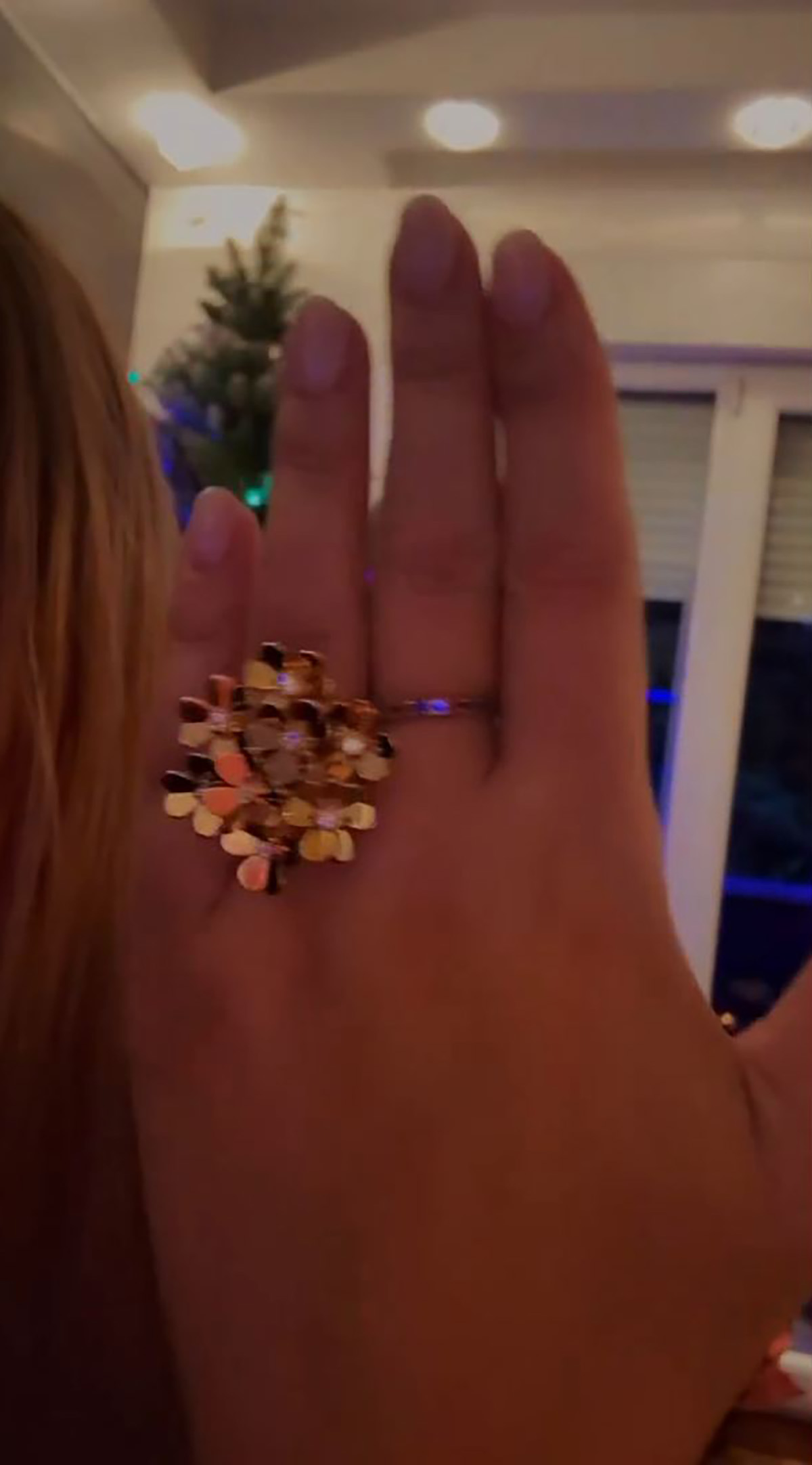 Oglasila se Kija nakon veridbe! Progovorila o svadbi i prstenu od 10.500$: "Znao je kakav želim, obožavam ga!"