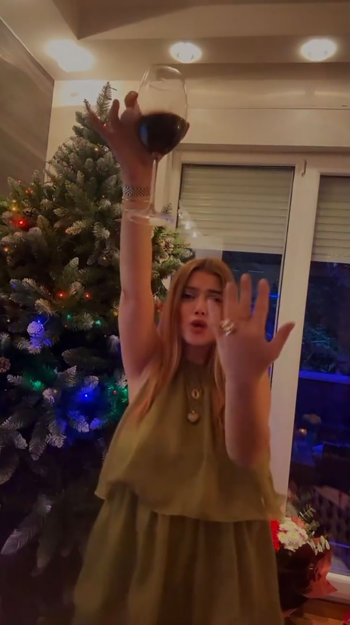 Oglasila se Kija nakon veridbe! Progovorila o svadbi i prstenu od 10.500$: "Znao je kakav želim, obožavam ga!"