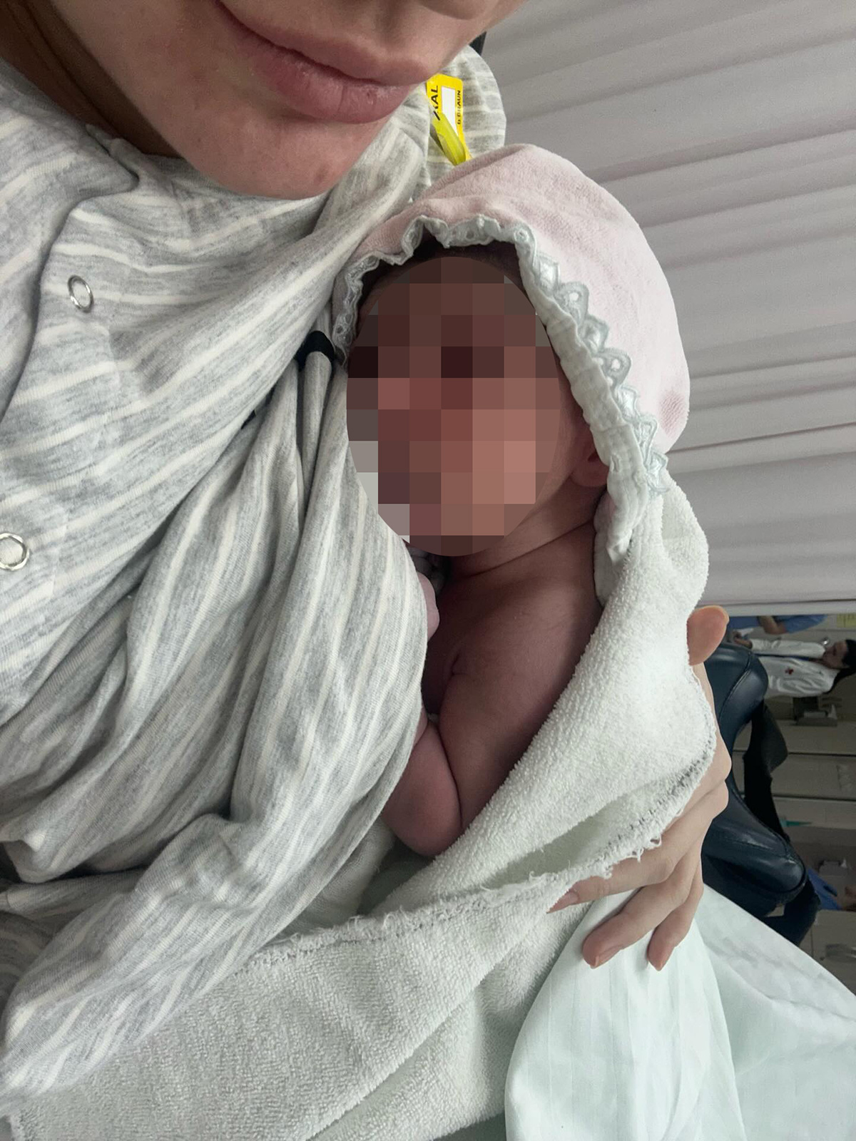 "U bolnici sama, preplašena..." Milica Veličković na 1. rođendan ćerke rasplakala porukom: "Tako mala si..."