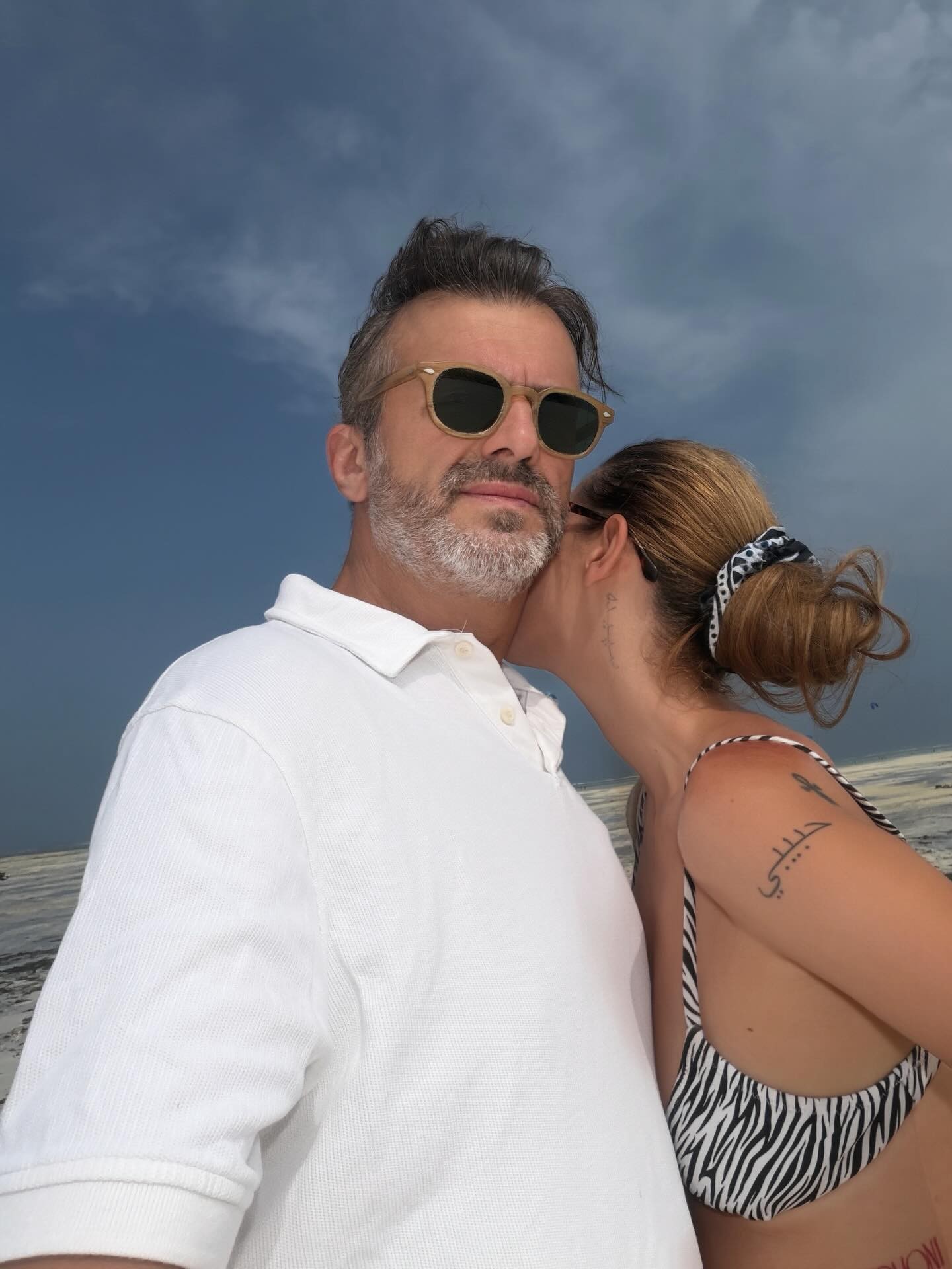 Daleko od svih! Sergej i Isidora usijali mreže fotkom: Poziraju u kupaćem kostimu, ona kao top model