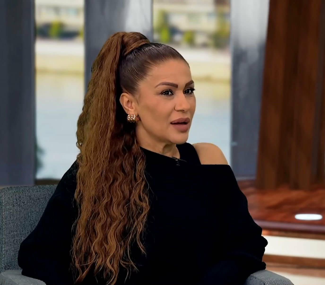 Sanjka joj budistkinja, brat musliman, a Mina Kostić slavi Uskrs! Pevačica progovorila o venčanju u crkvi