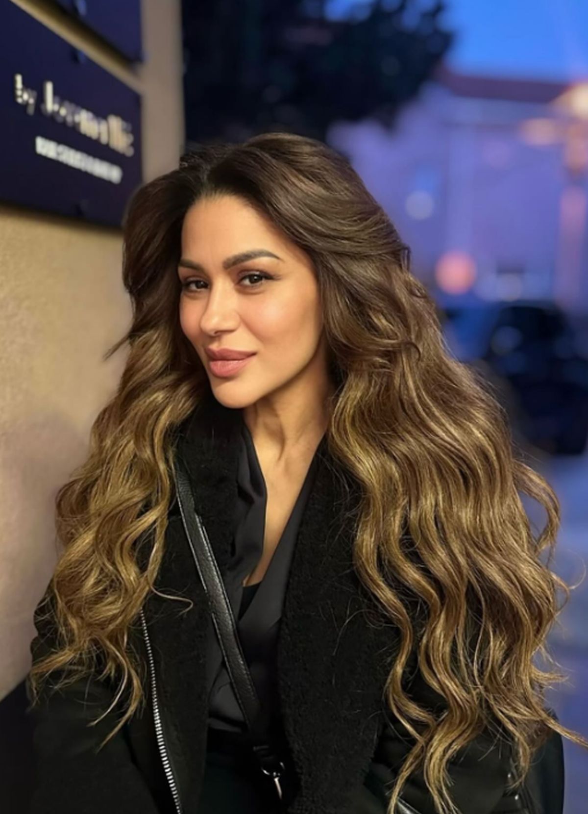 "Ukrala je 500€ i POBEGLA sa splava!" Sandra Rešić žestoko udarila na Minu Kostić: "Jurili su je po gradu"