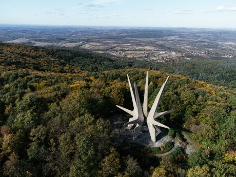 Spomenik borcima Kosmajskog odreda,  Kosmaj