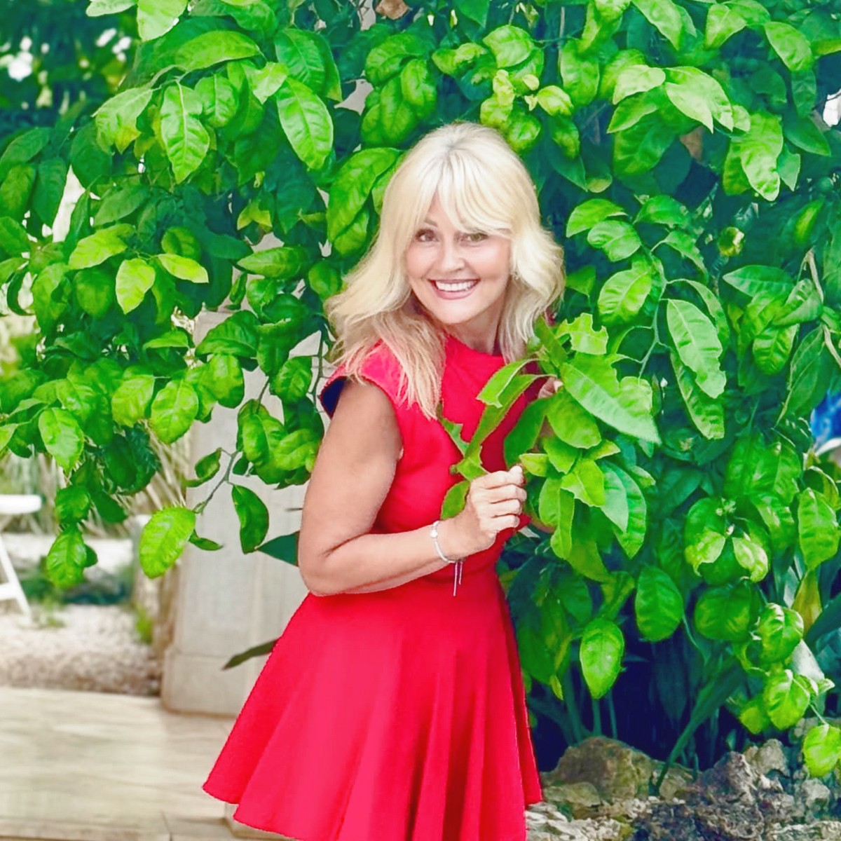 Slavica Rokvić pokazala uskršnju bajku u domu: Cveće, jaja i sveće na stolu - dekoracija koja je sve oduševila