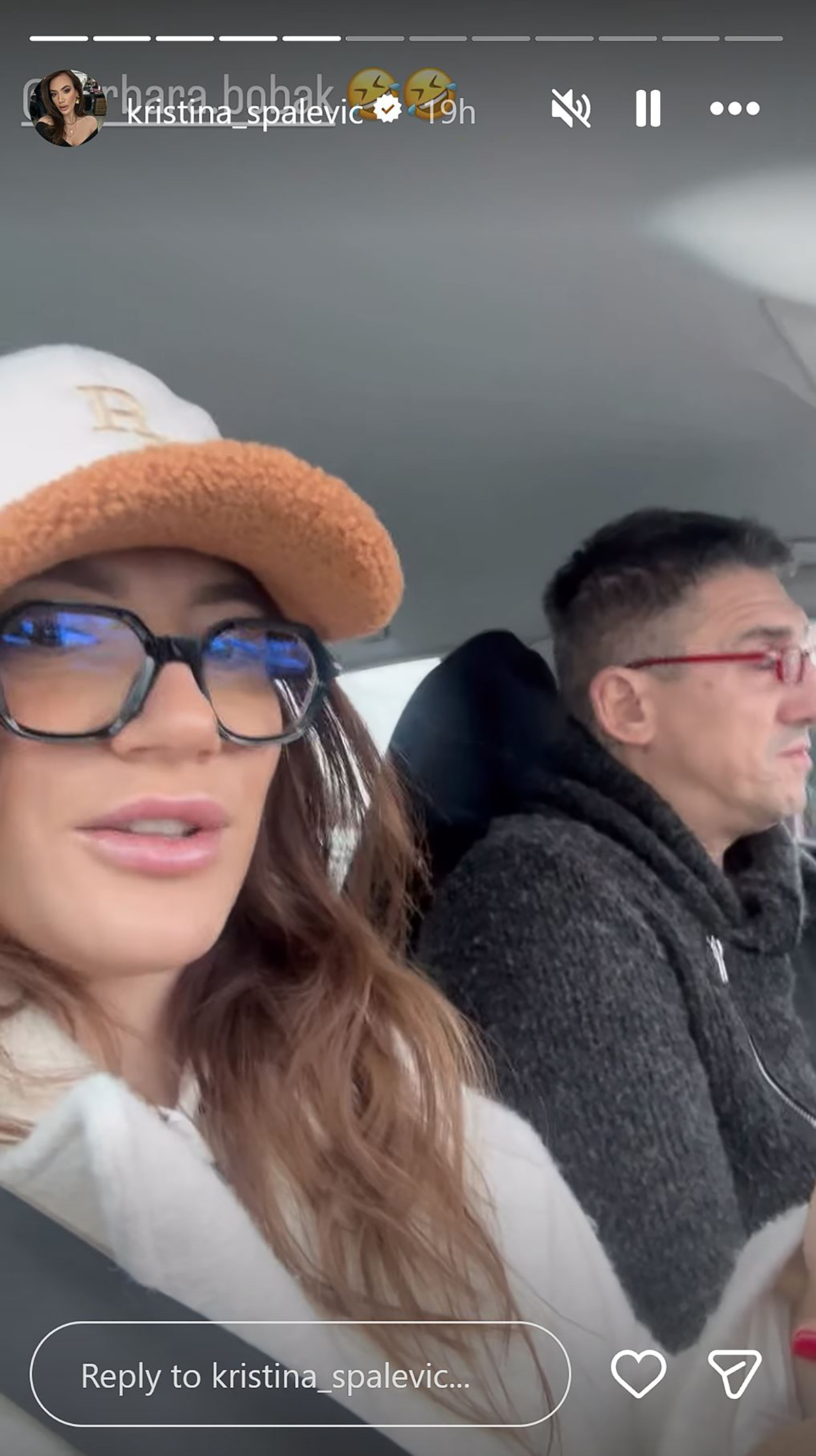 "Dosta mi te je!" Sestra Kristijana Golubovića urla i tuče ga kaišem: "Beži bre!", Kristina objavila snimak