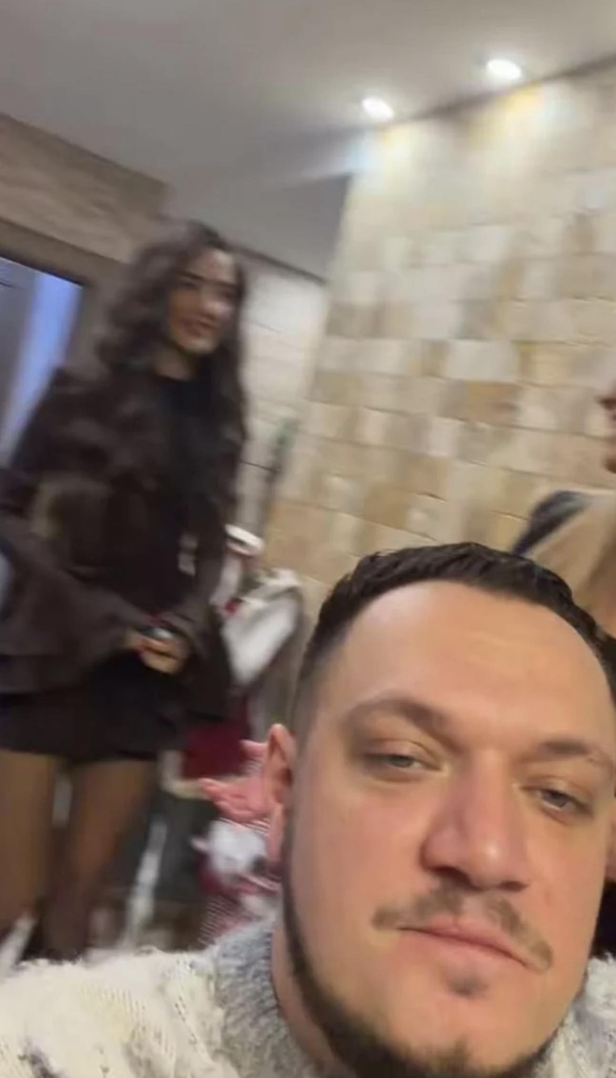 Pomirili se Gastoz i Anđela! Nakon što se iselila iz njegovog stana i otišla u CG - OBRT! Uhvaćeni zajedno