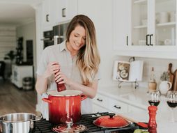 kuhinja, kuvanje, žena, spremanje hrane,