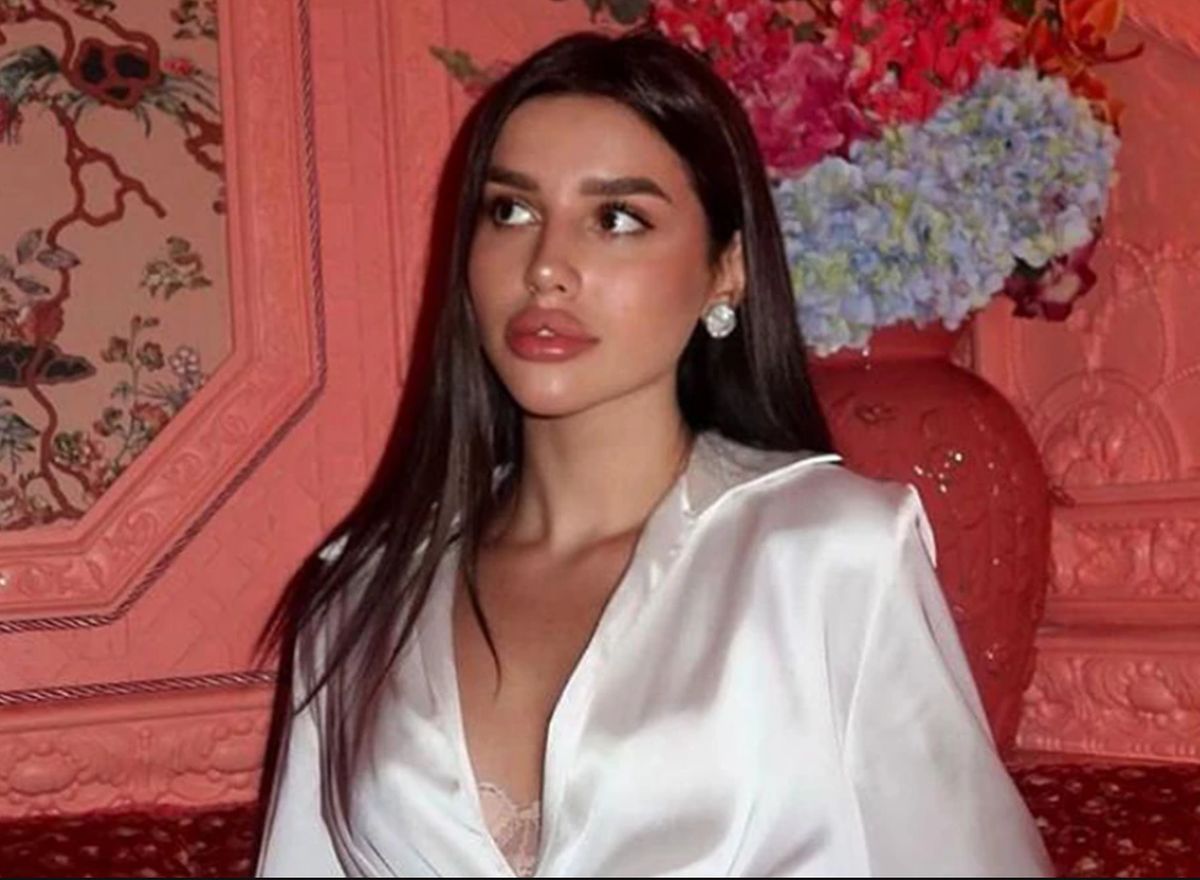 "Za**bi gole slike, pošalji mi novac": Kakva provokacija Čoline mlađe ćerke, Lara zamešala kukovima u...