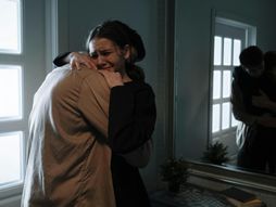 žena, tuga, plakanje, terapija, plač, suze, zagrljaj