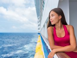 costa kruzer, devojka