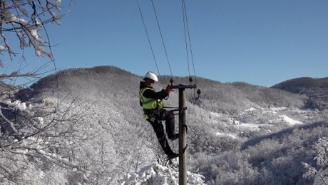 Elektro-monteri Milivoje i Vladan