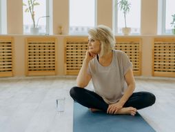 starija žena, vežbanje, trening, treniranje, joga