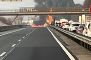 Pogledajte slike užasa u Sloveniji: Auto-put u plamenu nakon stravičnog sudara, stvaraju se velike gužve