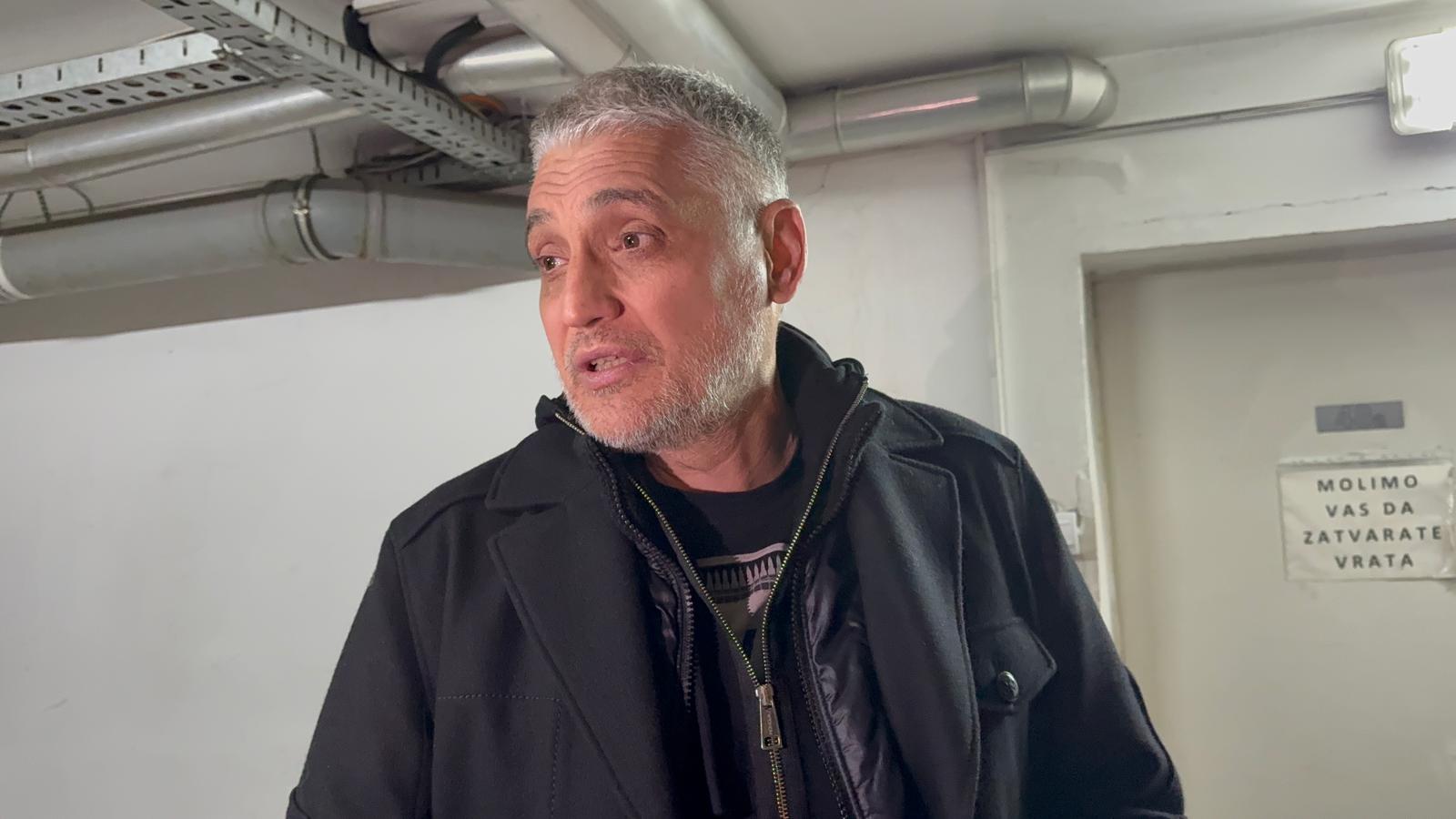 Ognjen Amidžić otišao u stan kod Čede Jovanovića: Voditelja ispred zgrade sačekao Kos, evo ko je bio s njim