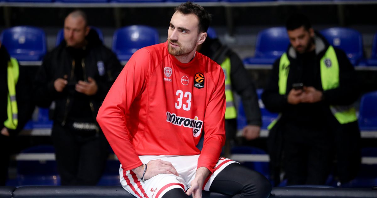 Nikola Milutinov doživeo potres mozga!