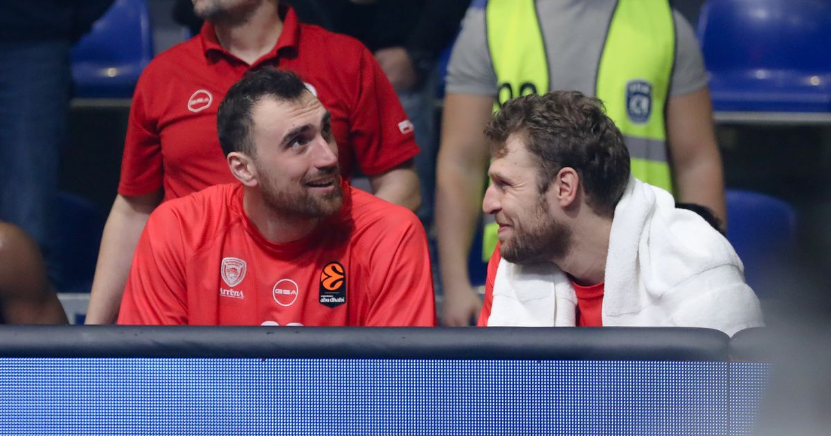 Olimpijakos je gazda Pireja: Milutinov držao čas košarke, no