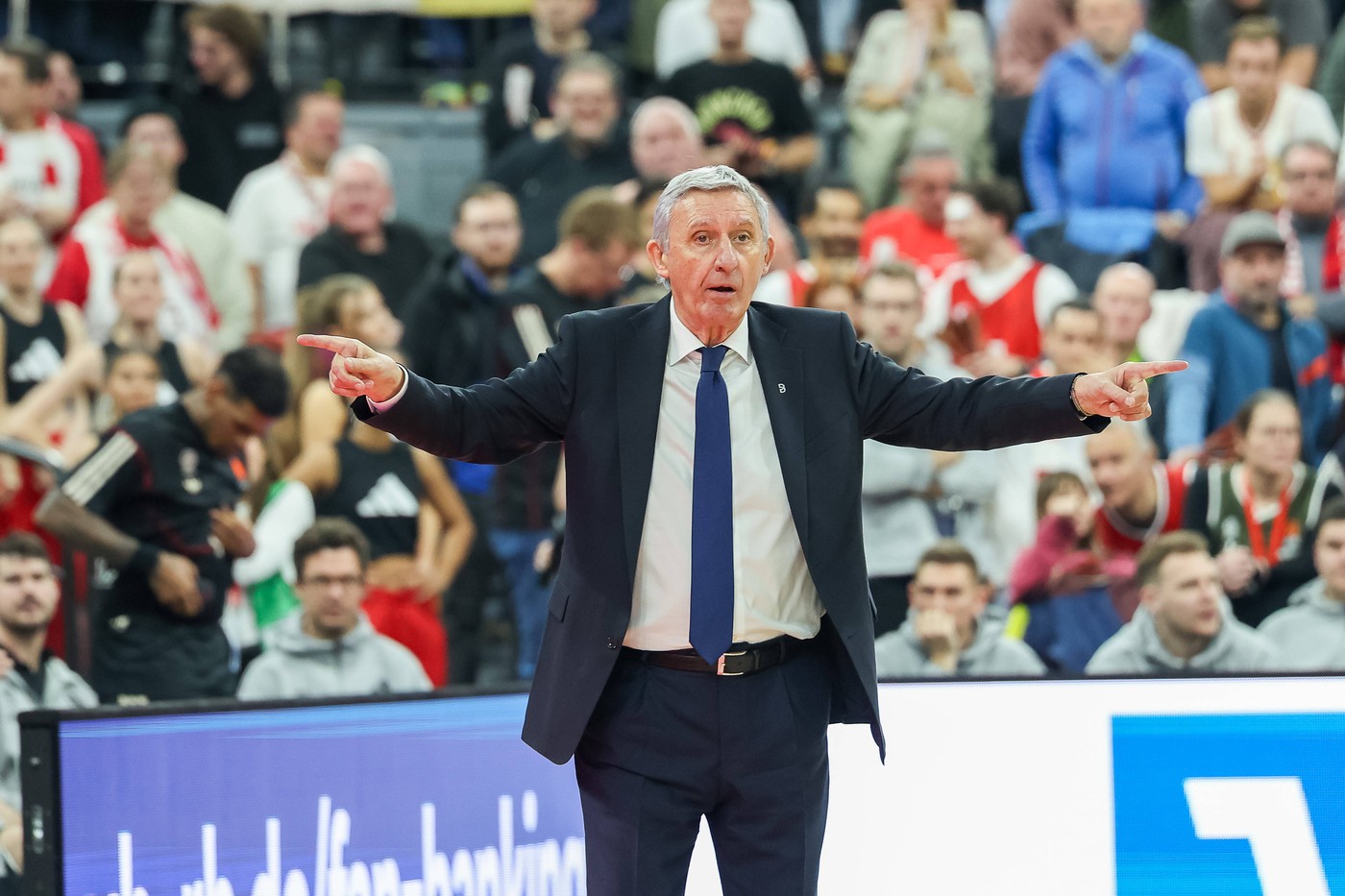Sudar generacija: Svetislav Pešić poveo sa 1:0 protiv mladog Srbina u polufinalu, iako je gubio pred 4/4!
