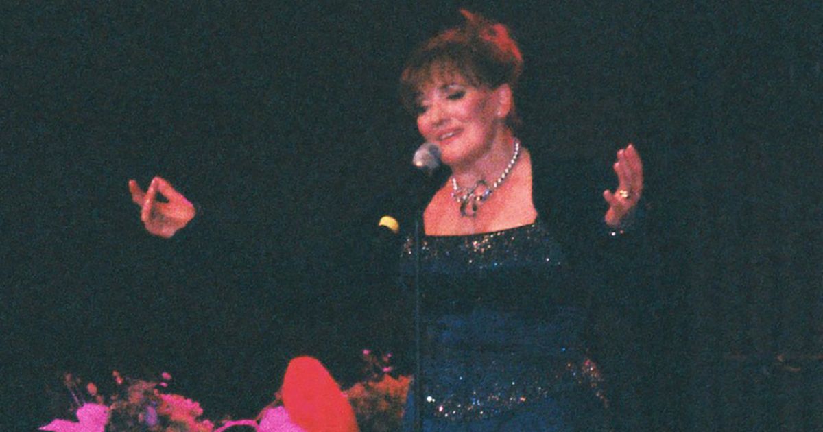Najstarija pevačica na Balkanu (87) održala poslednji koncert, jedva izšala sa štapom: 