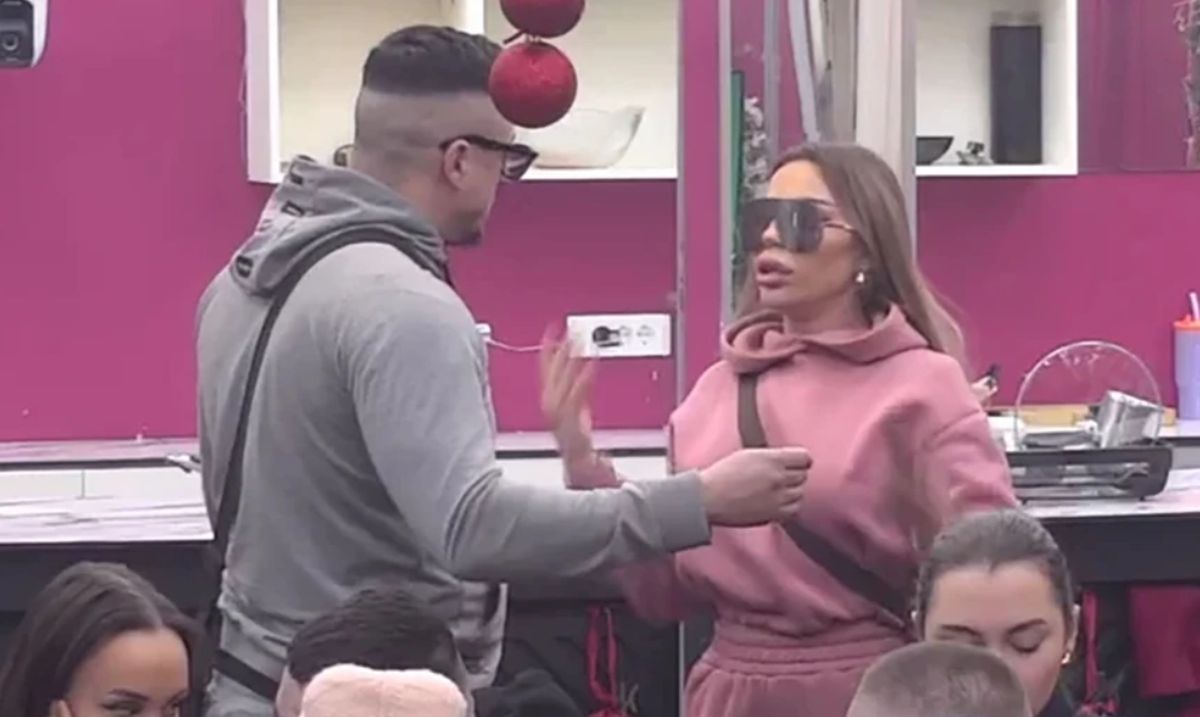 "Sve se radi zbog para!" Oglasila se hitno majka Sofije Janićijević zbog vrednog nakita: "Zloupotrebljen je!"