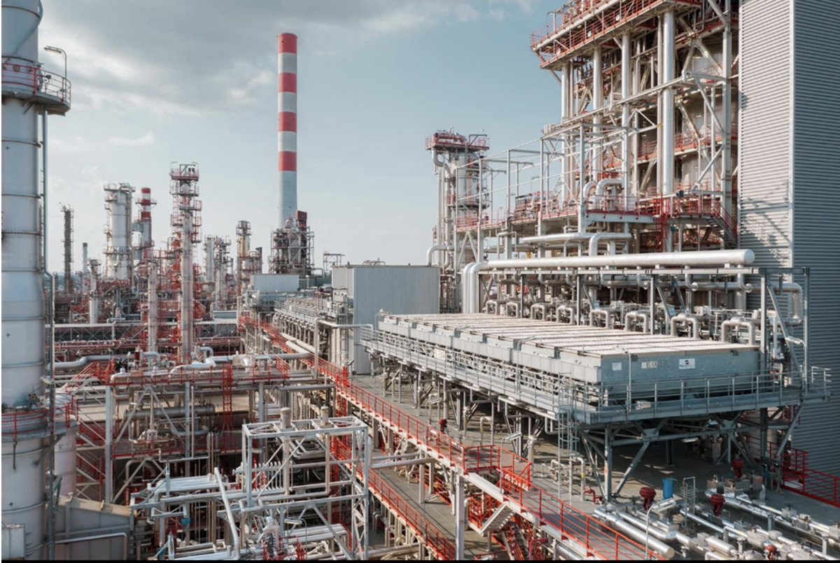 Stručnjak za energetiku: Gorivo će danas OVOLIKO poskupeti a bez OVE licence Rafinerija prestaje da radi