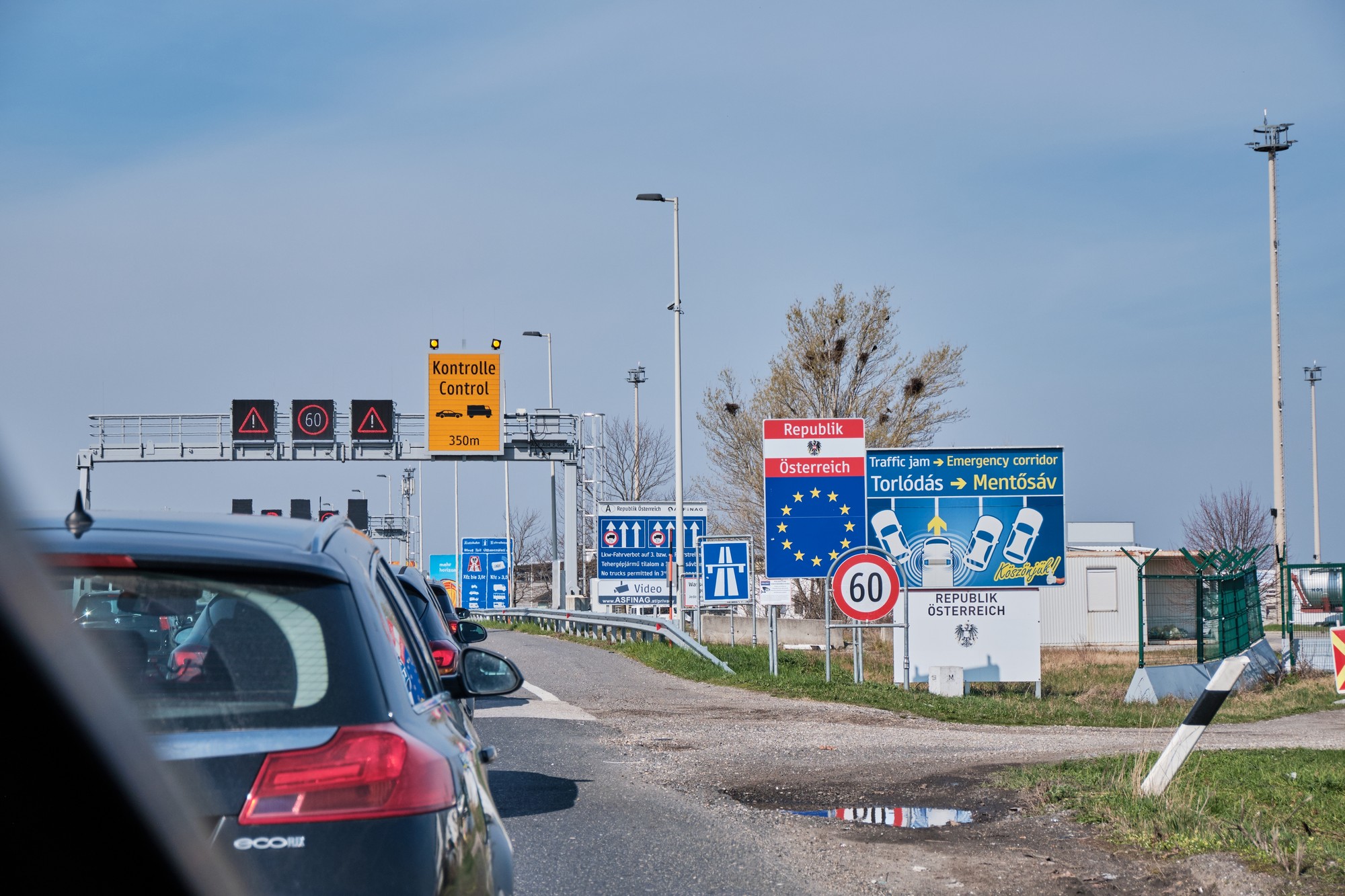 Zašto se prelazak granice odužio? EES u praksi nije sproveden, trebalo je da traje manje od minuta