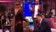 Kasper zaprosio Minu Kostić u emisiji uživo! Izvadio dijamantski prsten, pevačica rekla "DA"