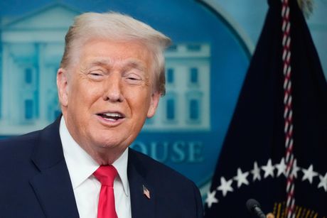 Donald Tramp, brifing u Beloj kući