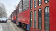 Užasna nesreća u Bulevaru kralja Aleksandra: Tramvaj udario mladića (21), teško je povređen