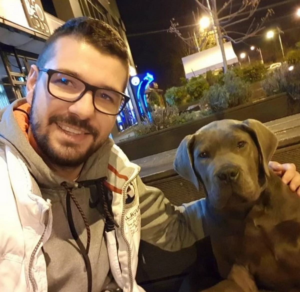 "Uzela je 500 evra i izašla na pomoćni izlaz!" Još jedan pevač optužio Minu Kostić za krađu: "Pozvao sam je"